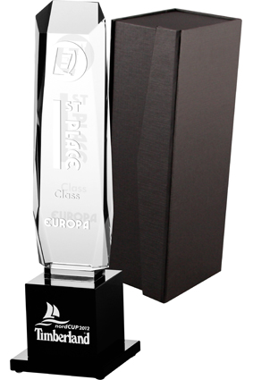 Grawerowane trofeum kryształowe