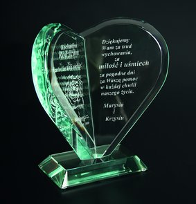 Trofeum szklane grawerowane z etui - serce
